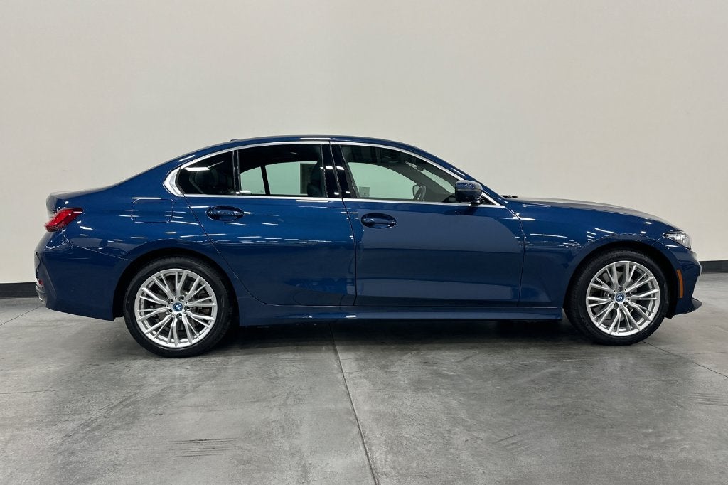 2024 BMW 3 Series 330e iPerformance