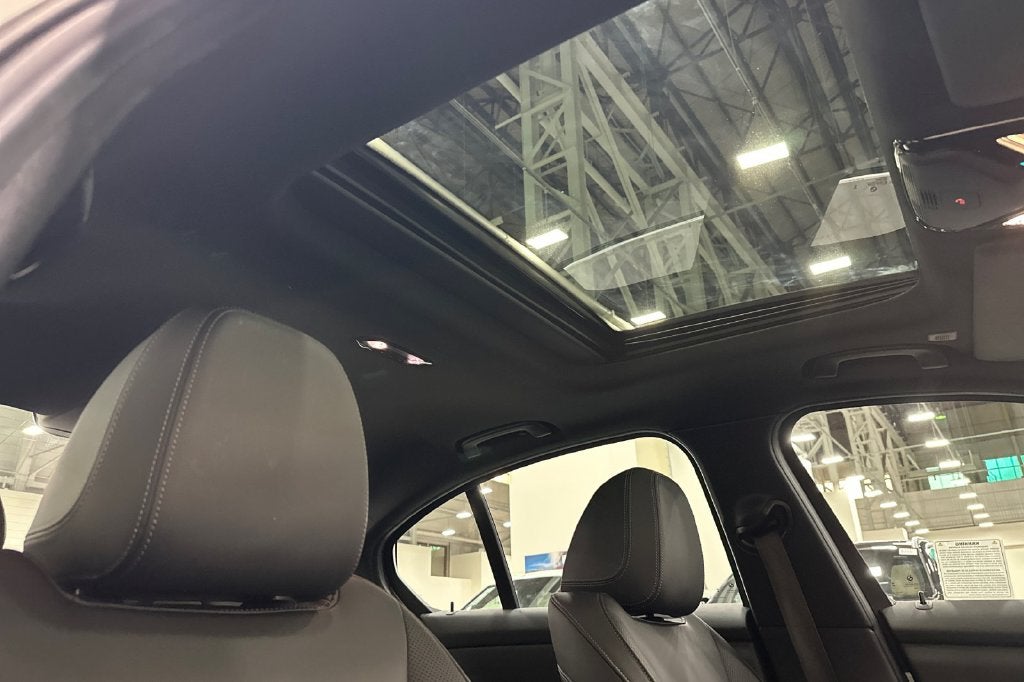2024 BMW 3 Series 330e iPerformance
