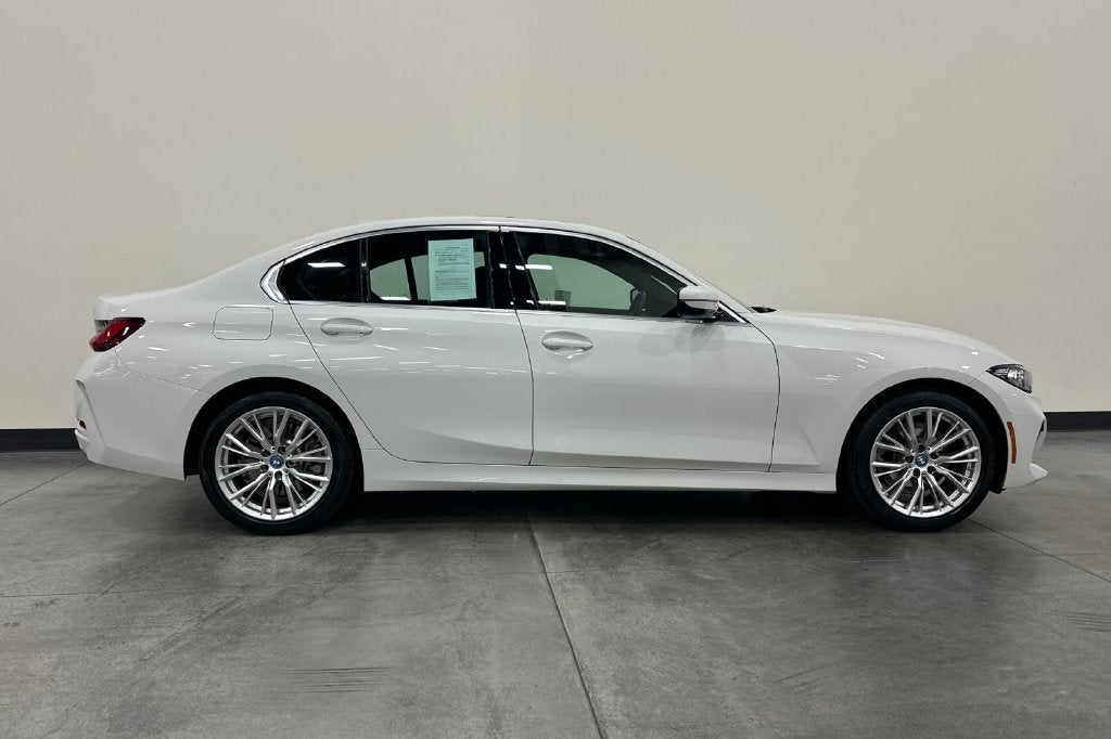 2024 BMW 3 Series 330e iPerformance