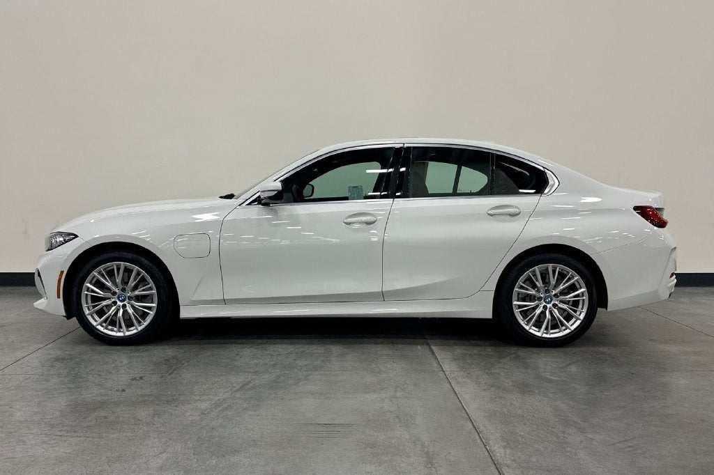 2024 BMW 3 Series 330e iPerformance