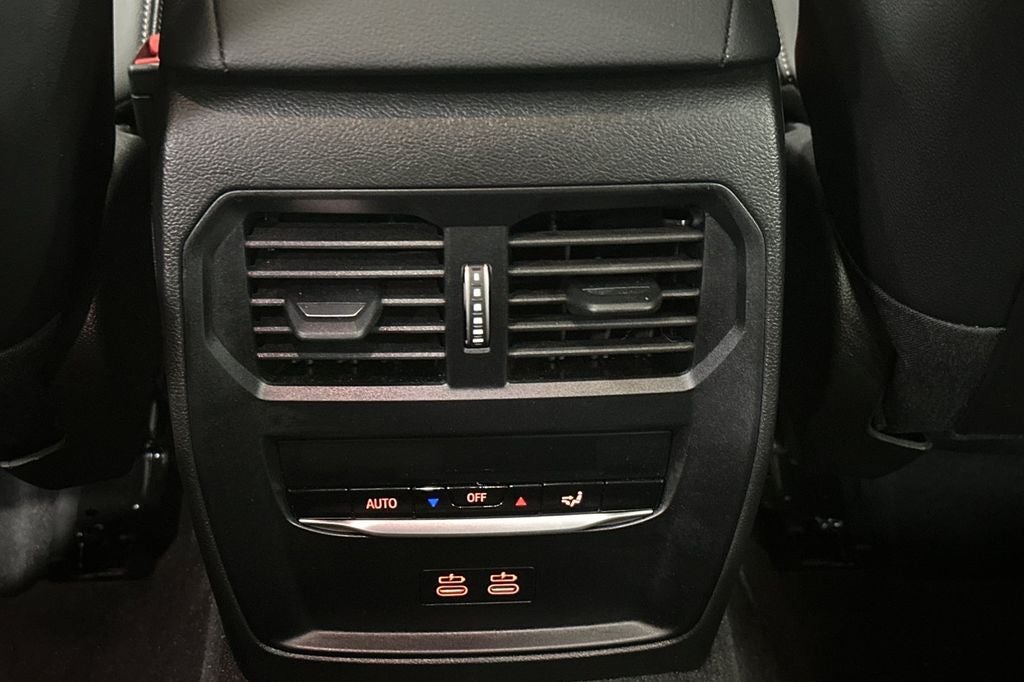 2025 BMW 3 Series 330i