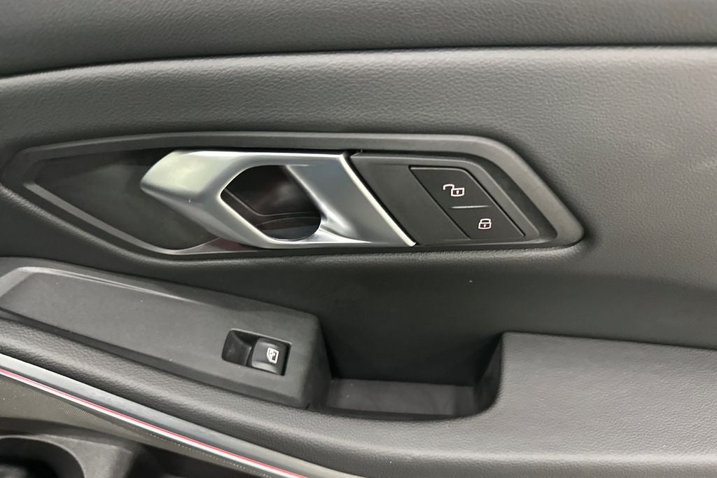 2025 BMW 3 Series 330i