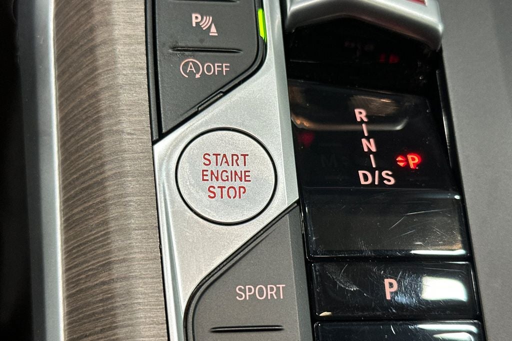 2025 BMW 3 Series 330i