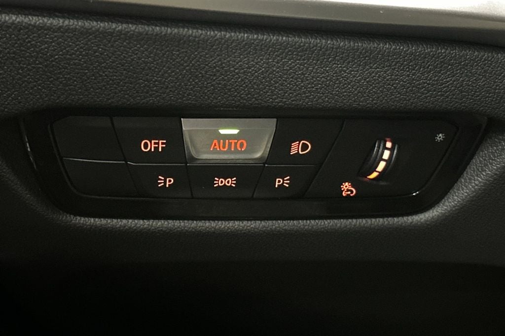 2025 BMW 3 Series 330i