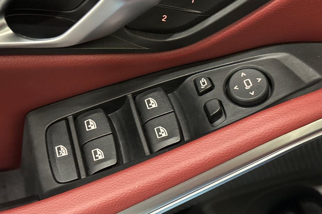 2025 BMW 3 Series 330i