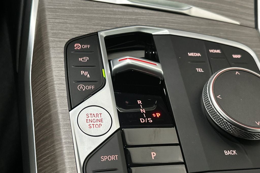 2025 BMW 3 Series 330i