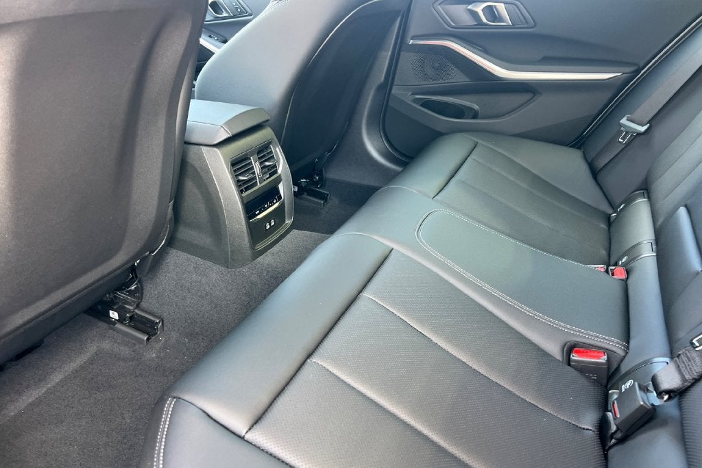 2026 BMW 3 Series 330i