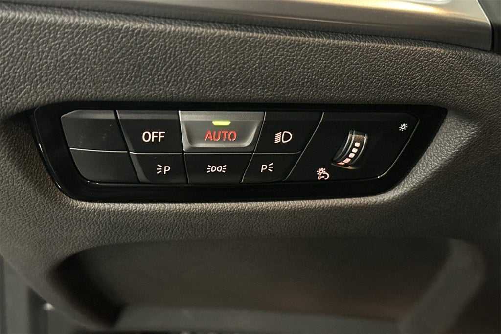 2025 BMW 3 Series 330i