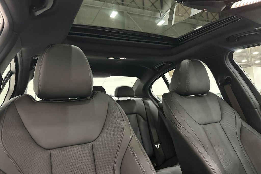 2023 BMW 3 Series 330i