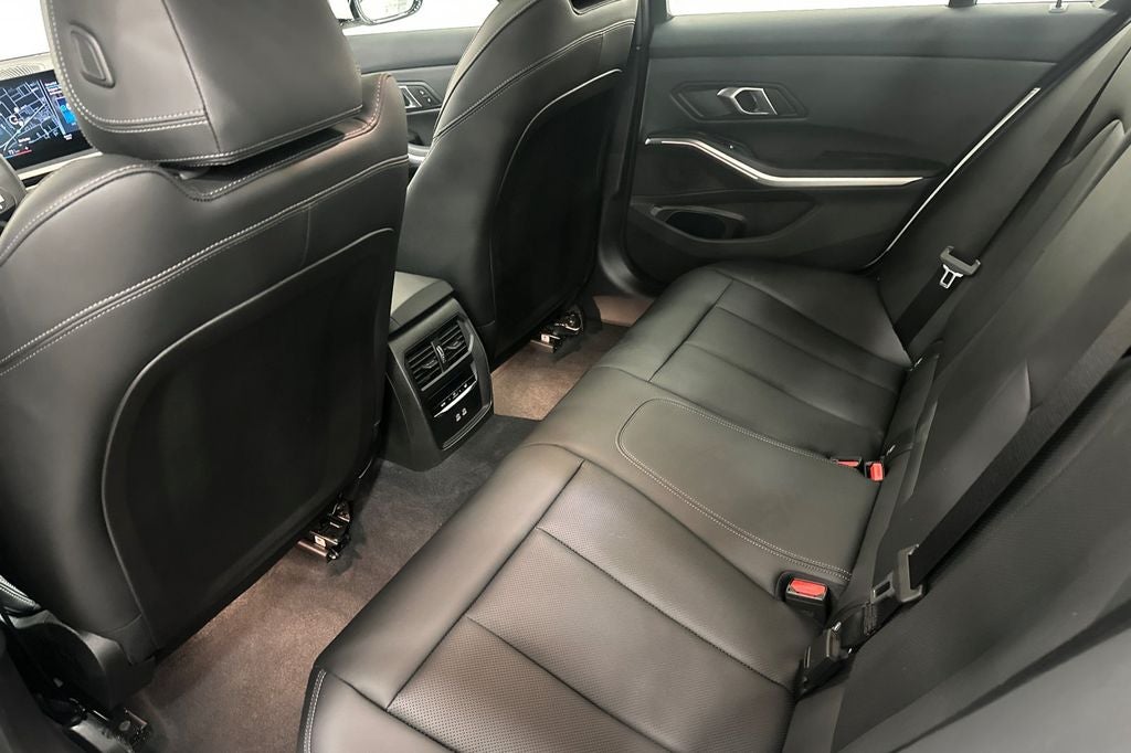2024 BMW 3 Series 330i