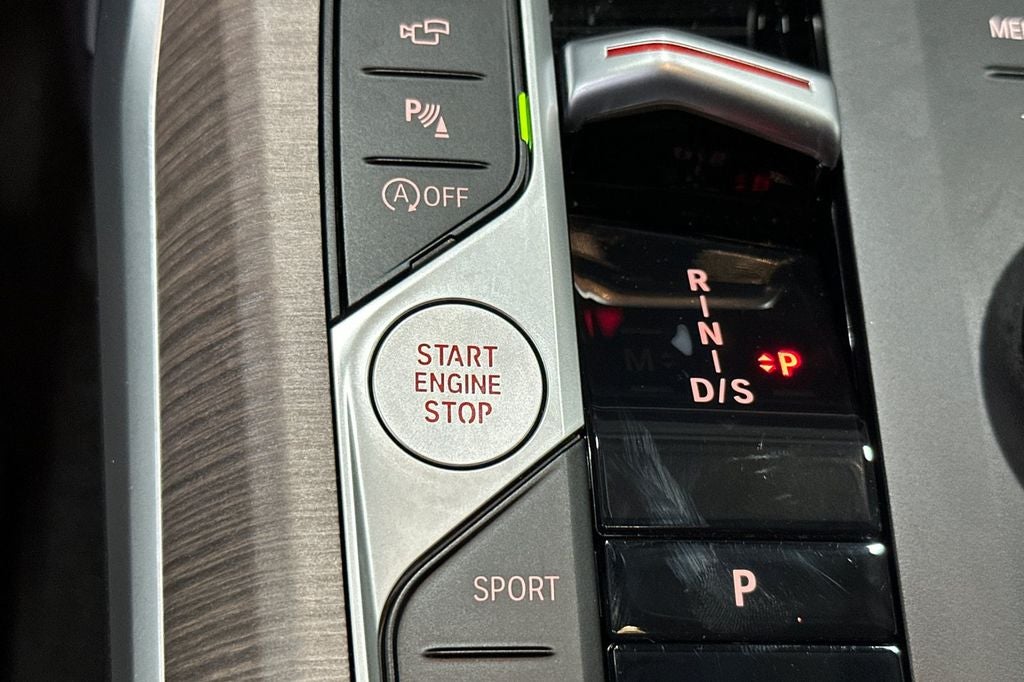 2025 BMW 3 Series 330i xDrive