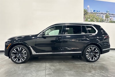 2025 BMW X7 xDrive40i
