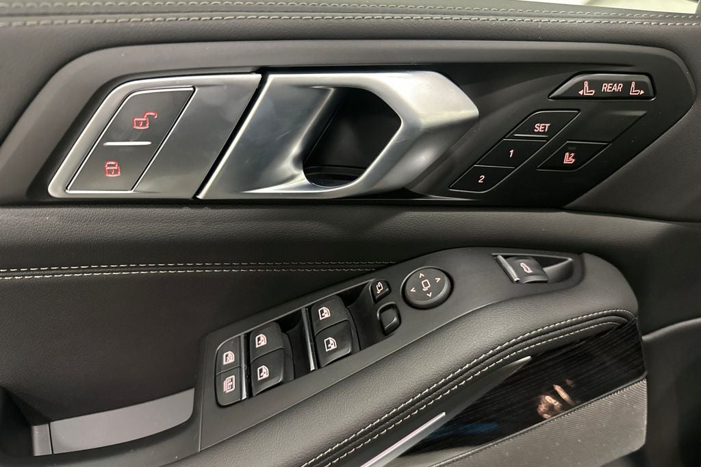 2027 BMW X7 xDrive40i
