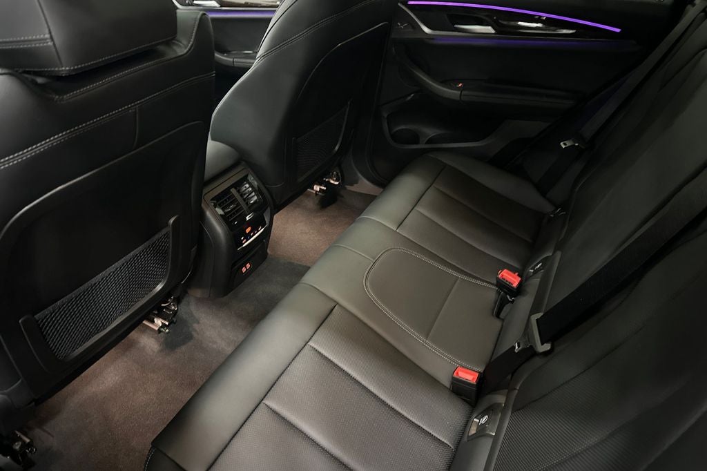 2025 BMW X4 xDrive30i