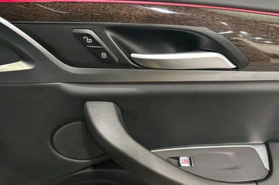 2025 BMW X4 xDrive30i