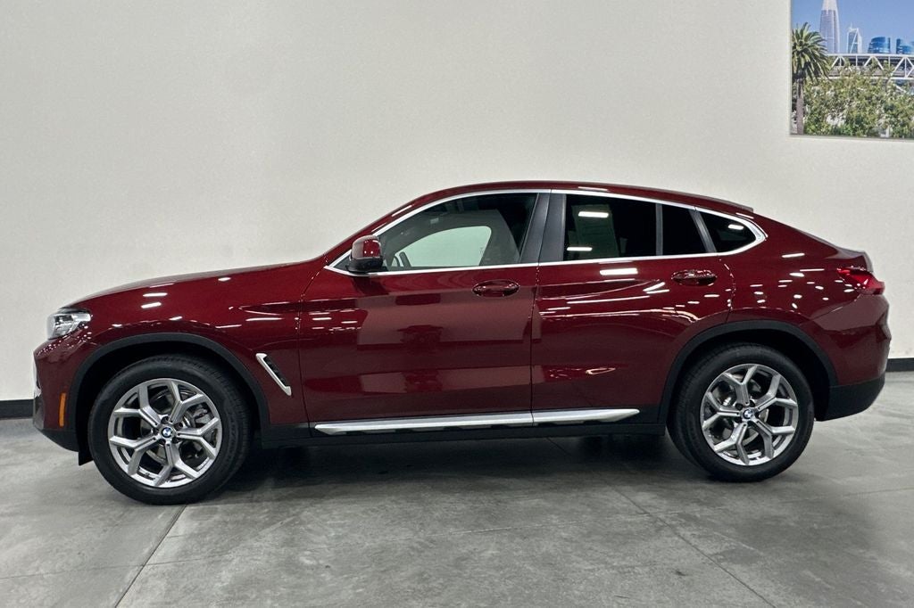 2025 BMW X4 xDrive30i