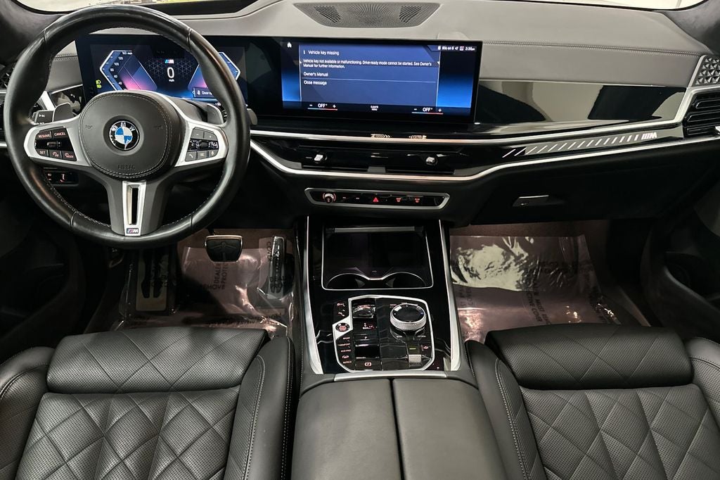 2023 BMW X7 M60i