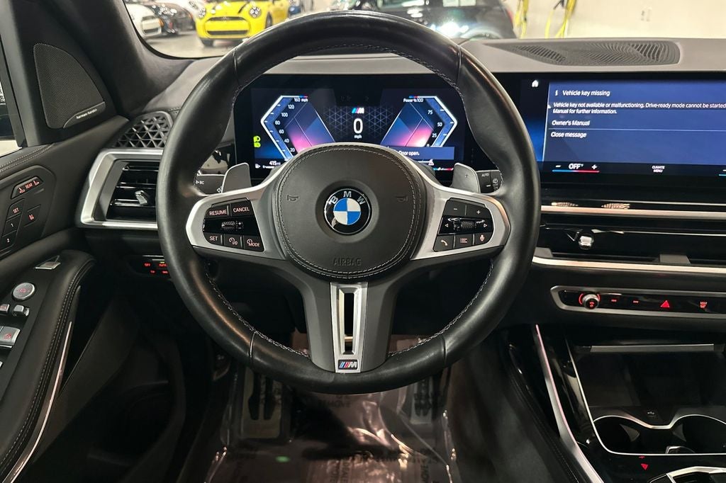 2023 BMW X7 M60i