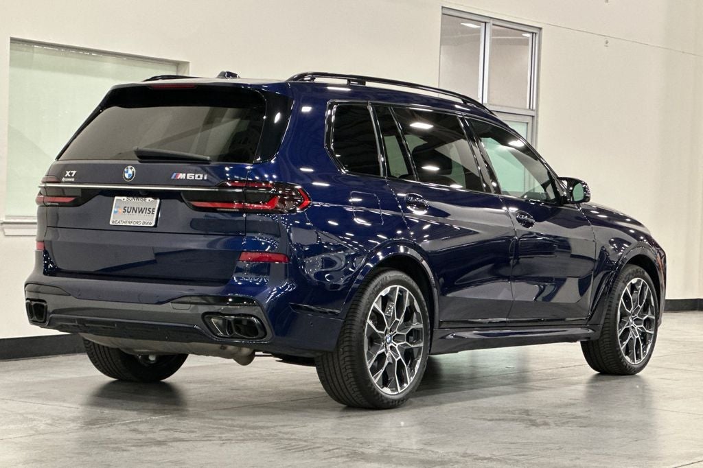 2023 BMW X7 M60i