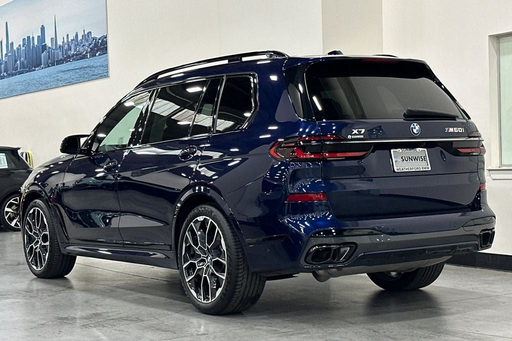 2023 BMW X7 M60i