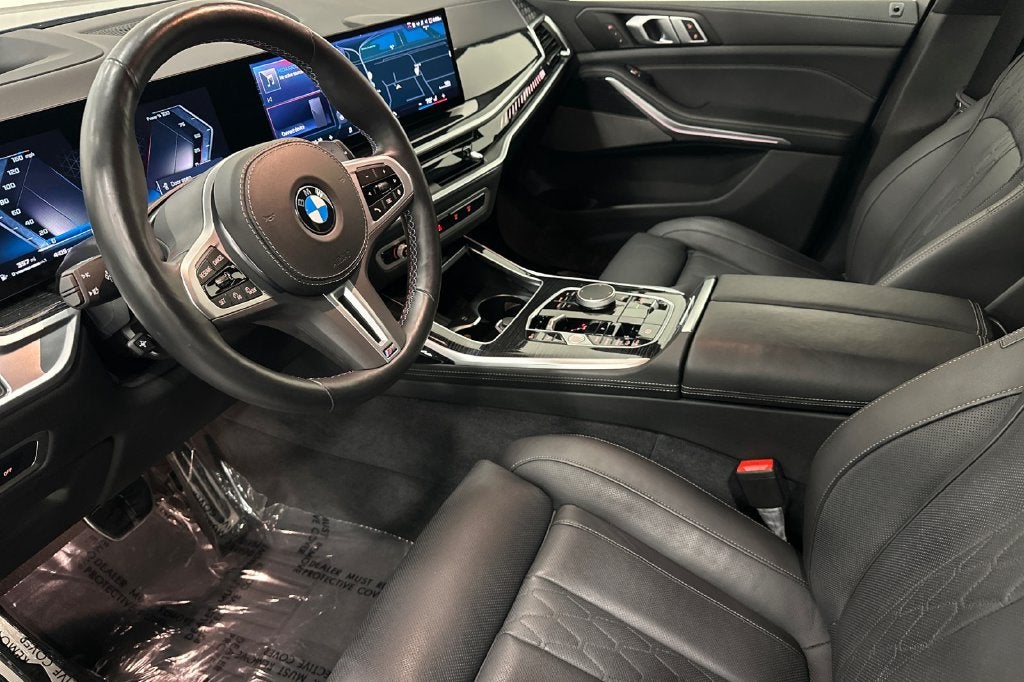 2025 BMW X7 M60i