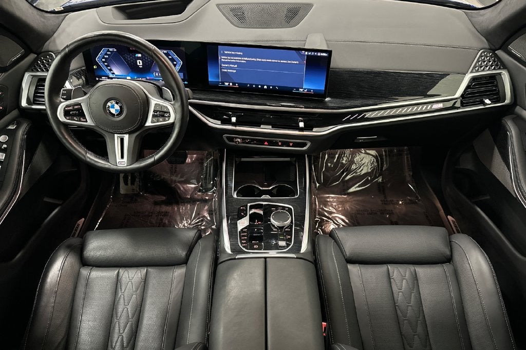 2025 BMW X7 M60i