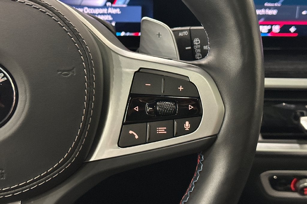 2025 BMW X7 M60i