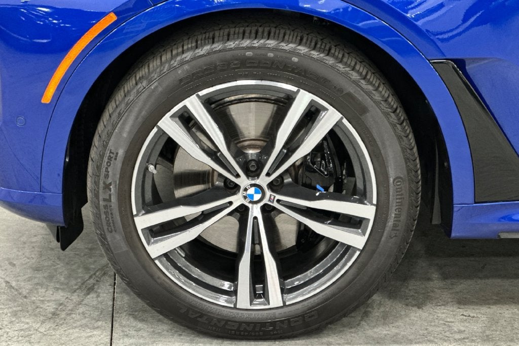 2025 BMW X7 M60i