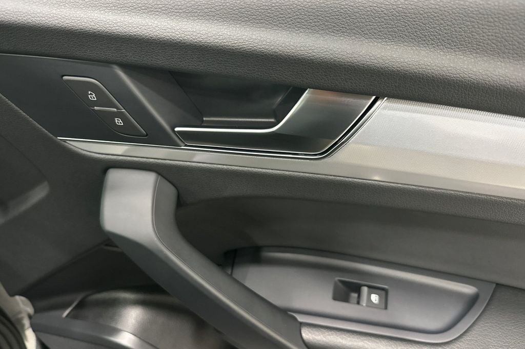 2024 Audi Q5 45 S line Premium quattro
