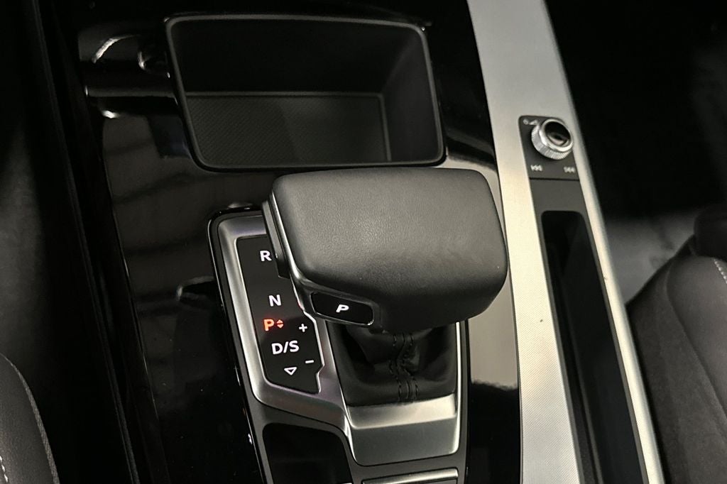 2024 Audi Q5 45 S line Premium quattro