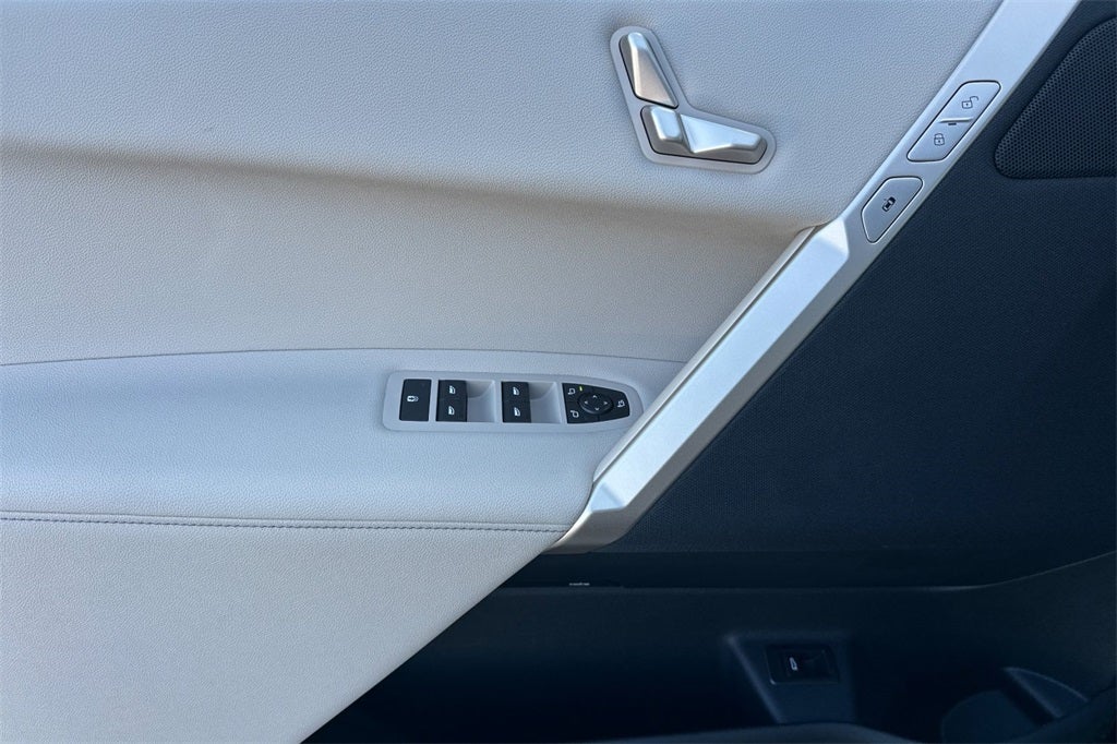 2025 BMW iX xDrive50