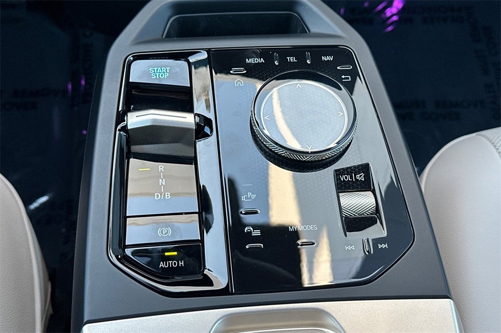 2025 BMW iX xDrive50