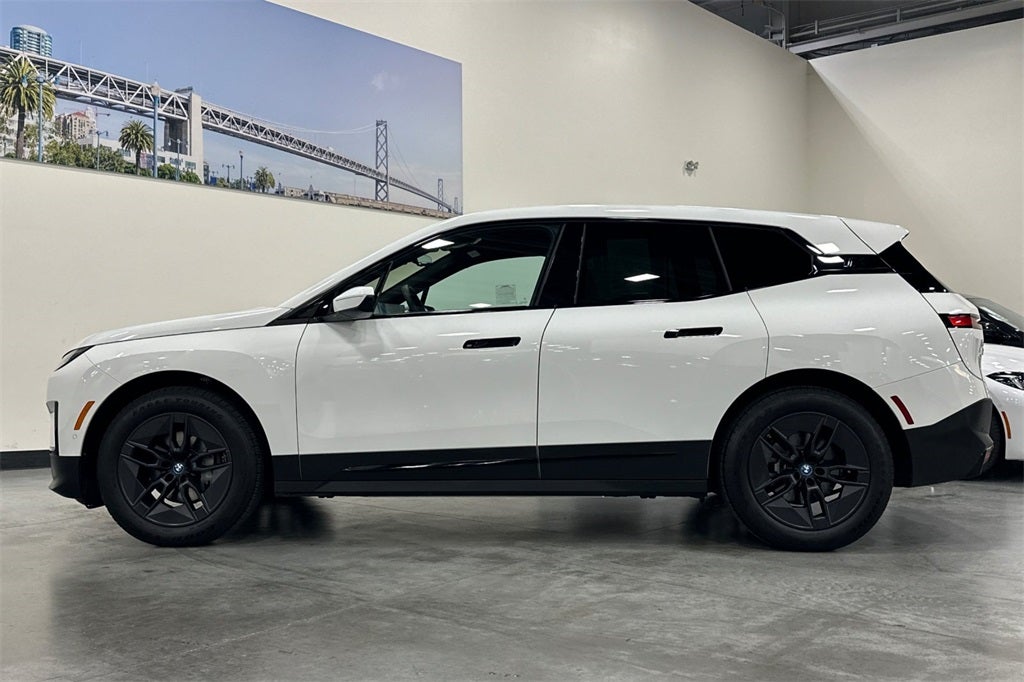 2025 BMW iX xDrive50