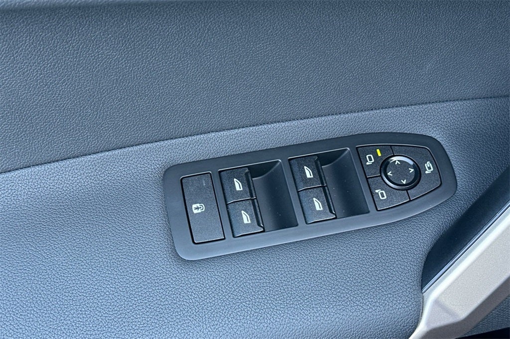 2025 BMW iX xDrive50