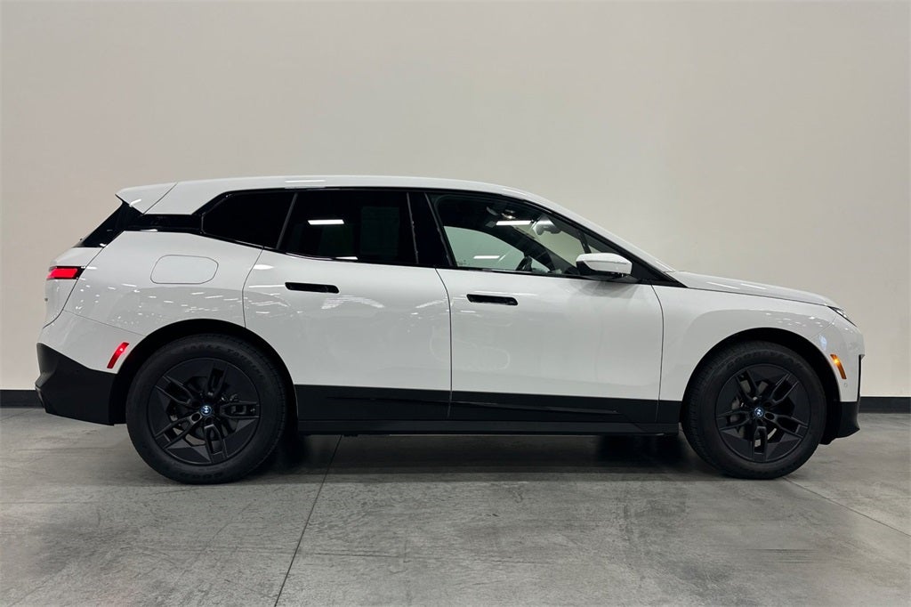 2025 BMW iX xDrive50