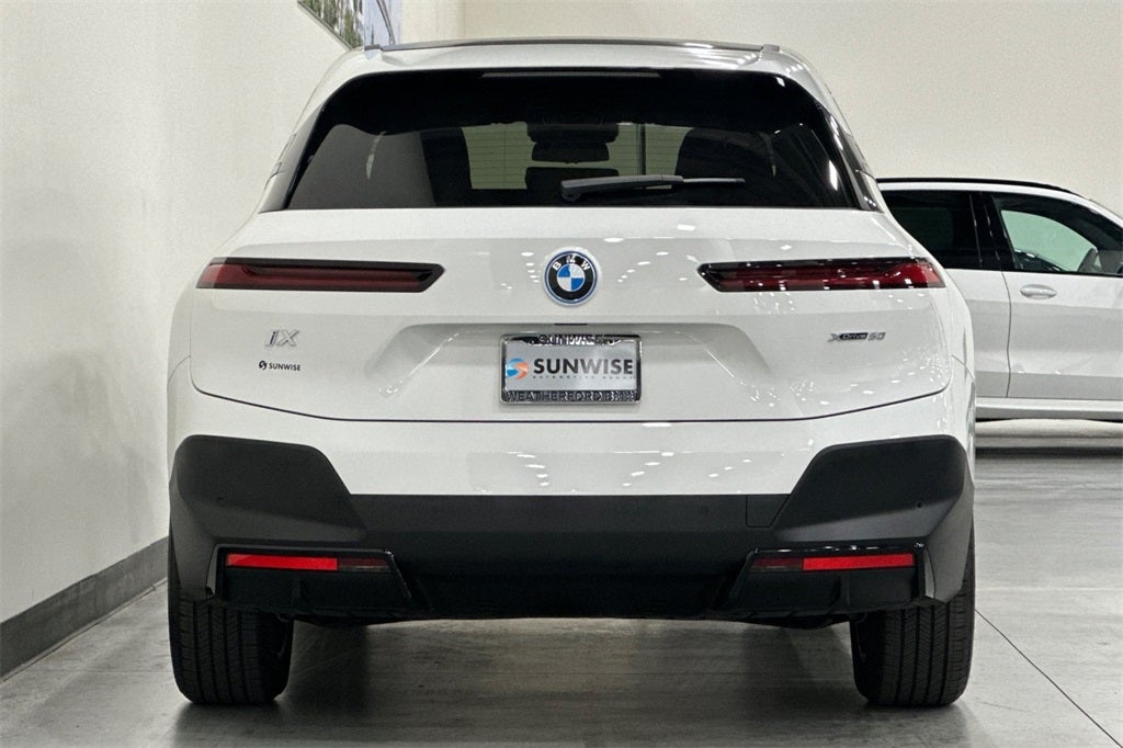 2025 BMW iX xDrive50