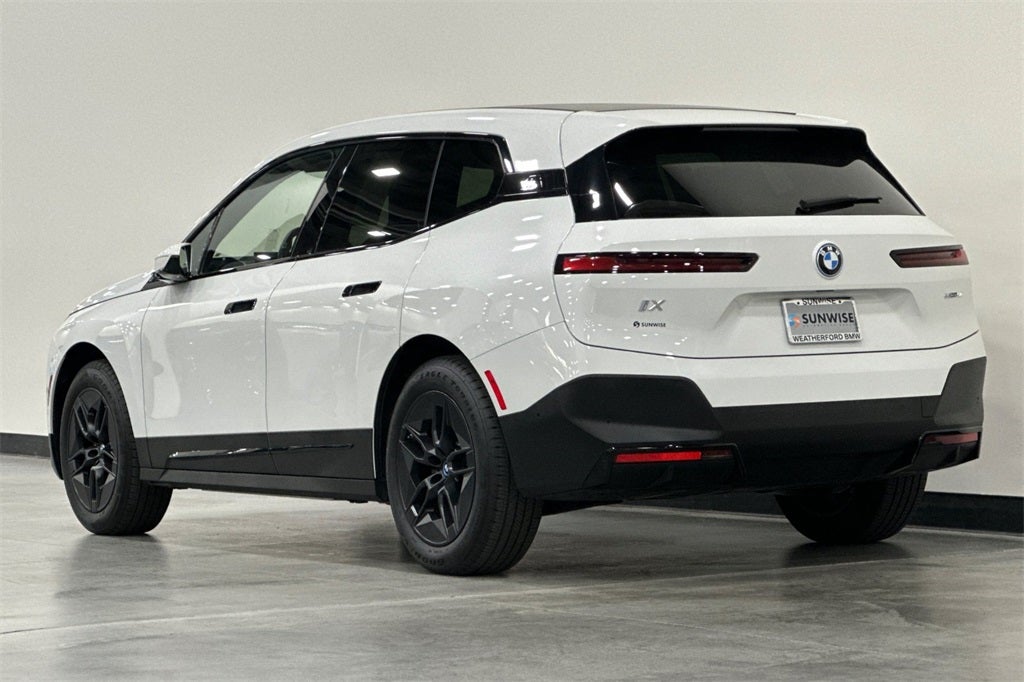 2025 BMW iX xDrive50