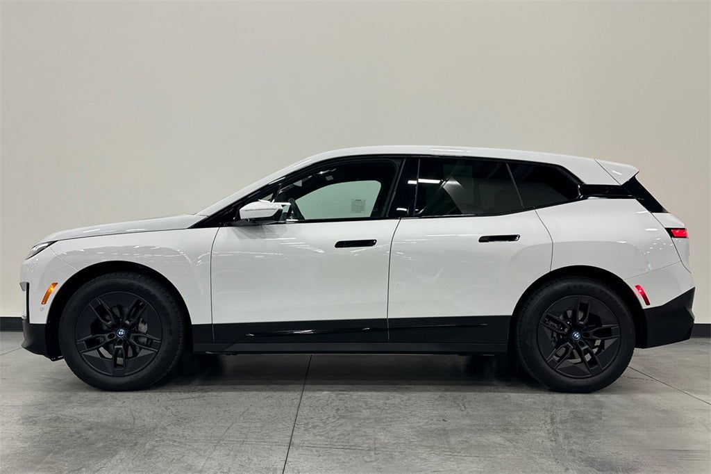 2025 BMW iX xDrive50