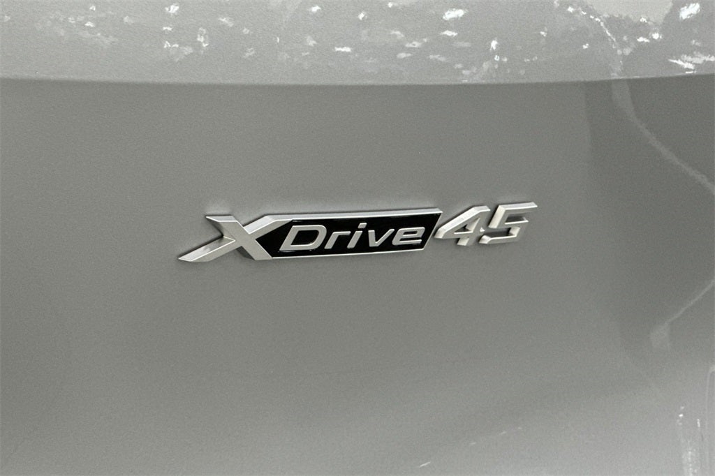 2026 BMW iX xDrive45