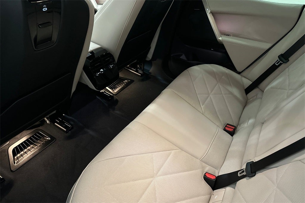 2026 BMW iX xDrive45