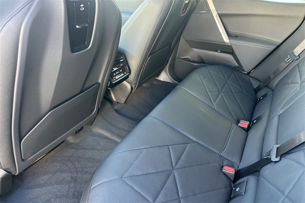 2026 BMW iX xDrive60