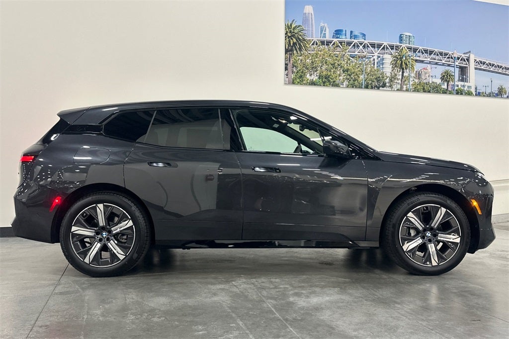 2026 BMW iX xDrive60