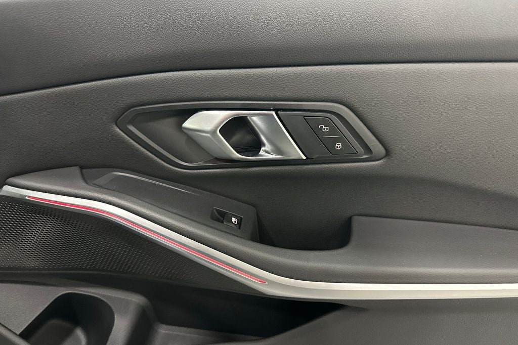 2025 BMW 3 Series 330i