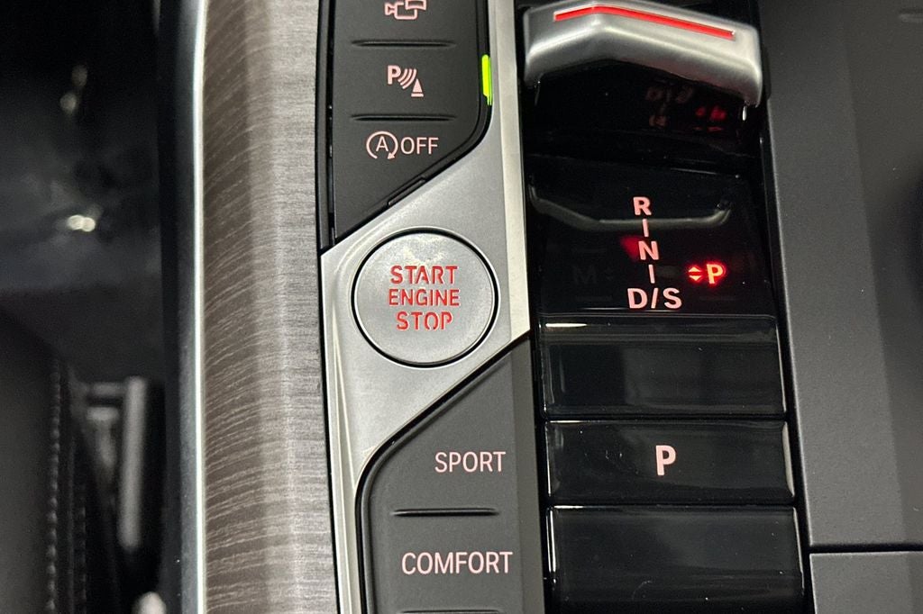 2025 BMW 3 Series 330i