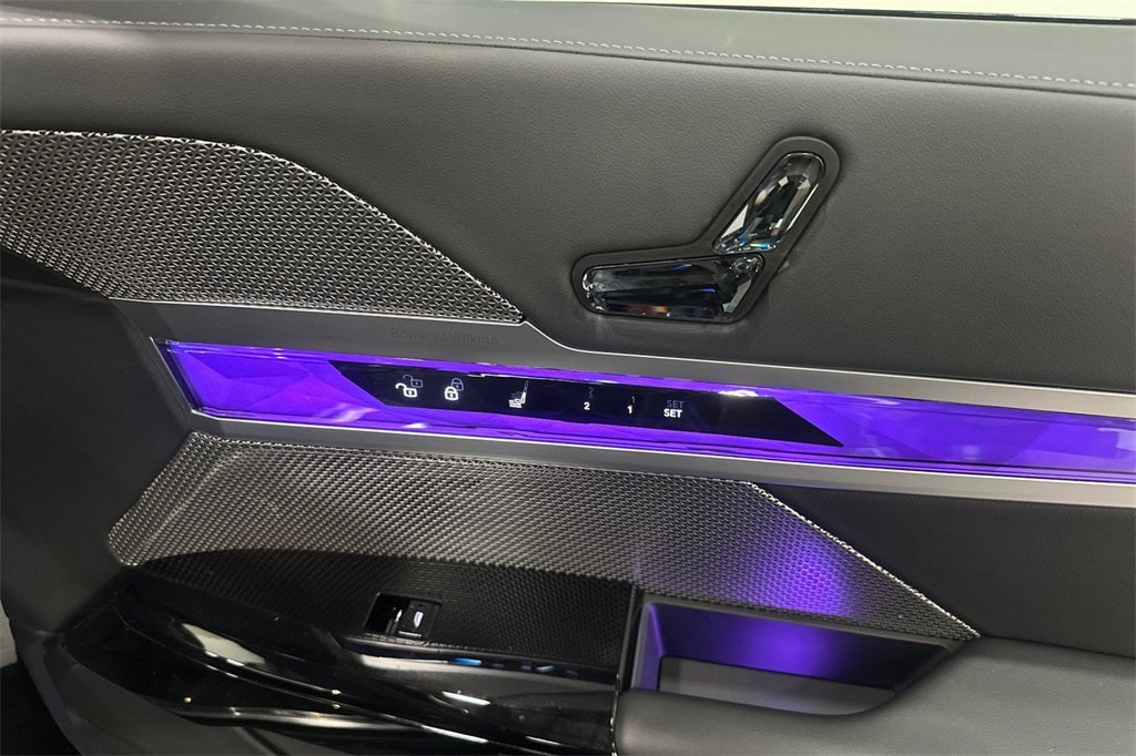 2023 BMW 7 Series 740i