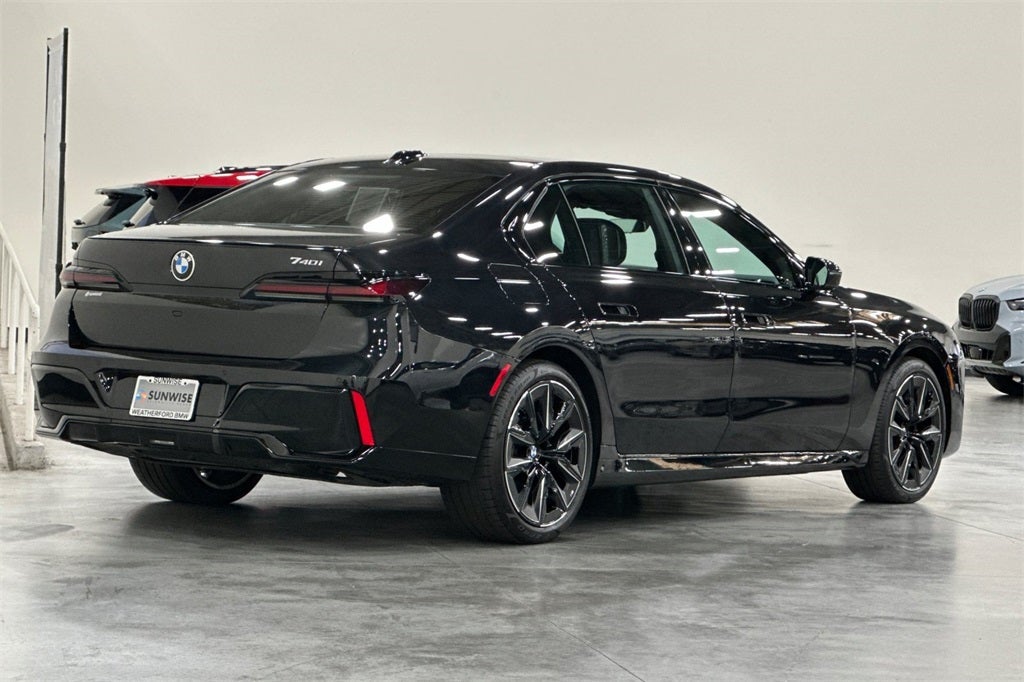 2023 BMW 7 Series 740i