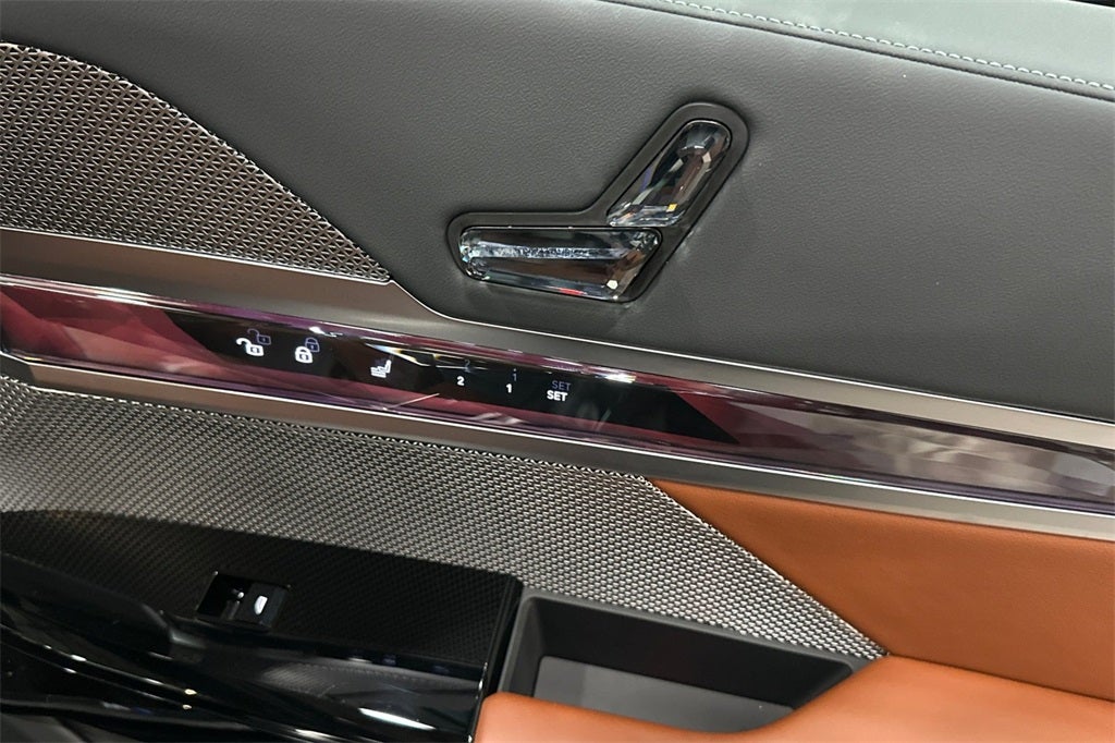 2023 BMW 7 Series 760i xDrive
