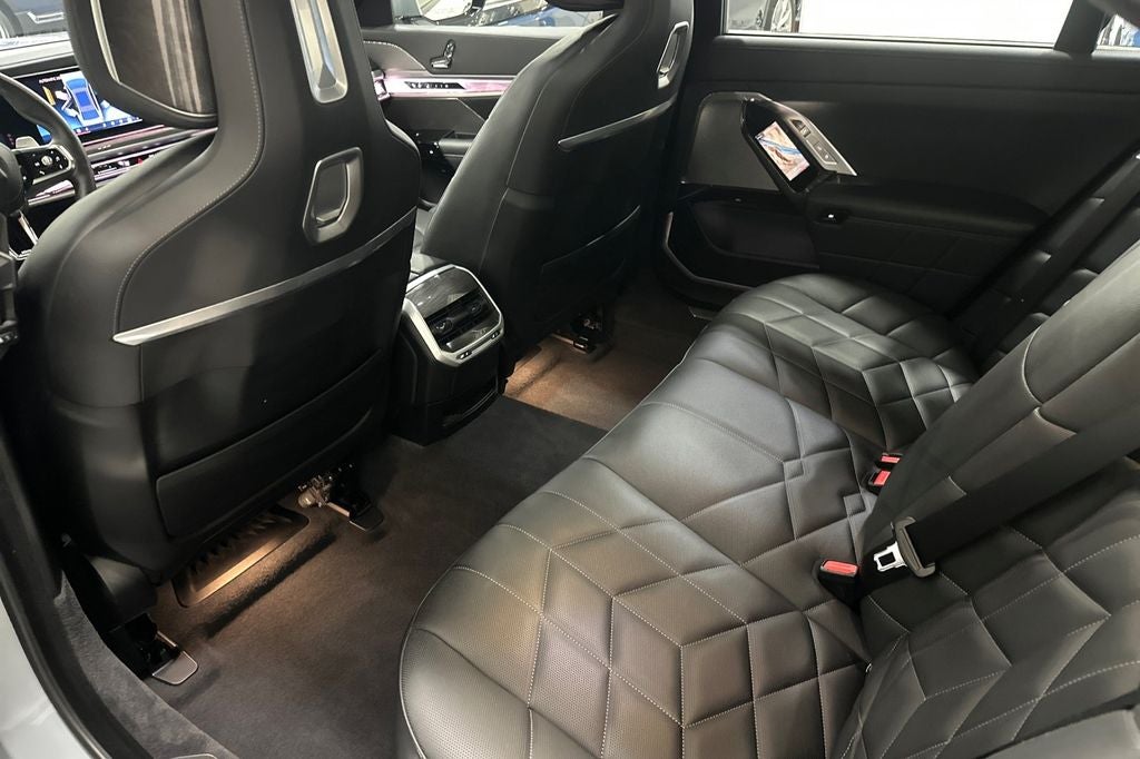 2024 BMW 7 Series 760i xDrive