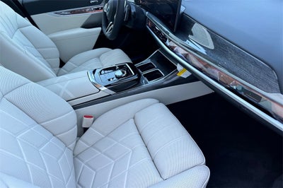 2025 BMW 7 Series 760i xDrive