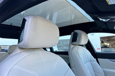 2025 BMW 7 Series 760i xDrive